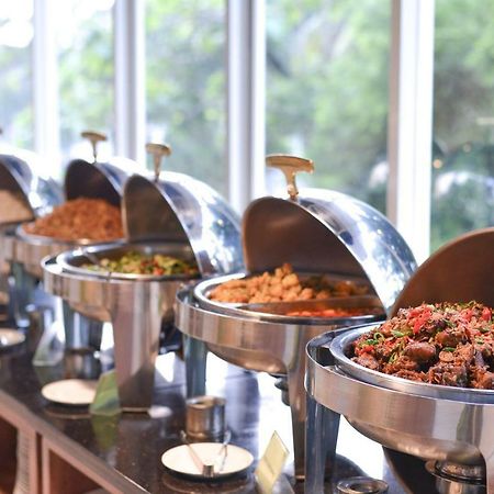 Whiz Prime Hotel Pajajaran Bogor Ngoại thất bức ảnh