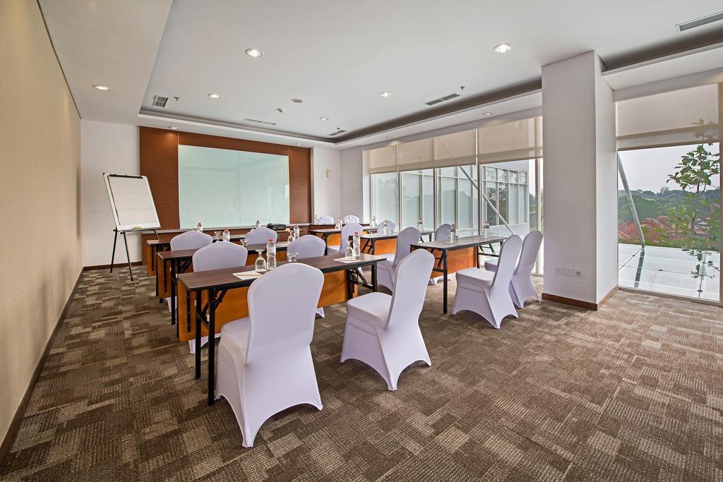Whiz Prime Hotel Pajajaran Bogor Ngoại thất bức ảnh