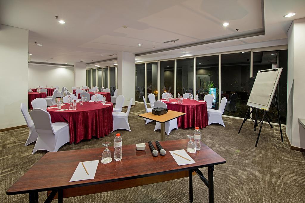 Whiz Prime Hotel Pajajaran Bogor Ngoại thất bức ảnh