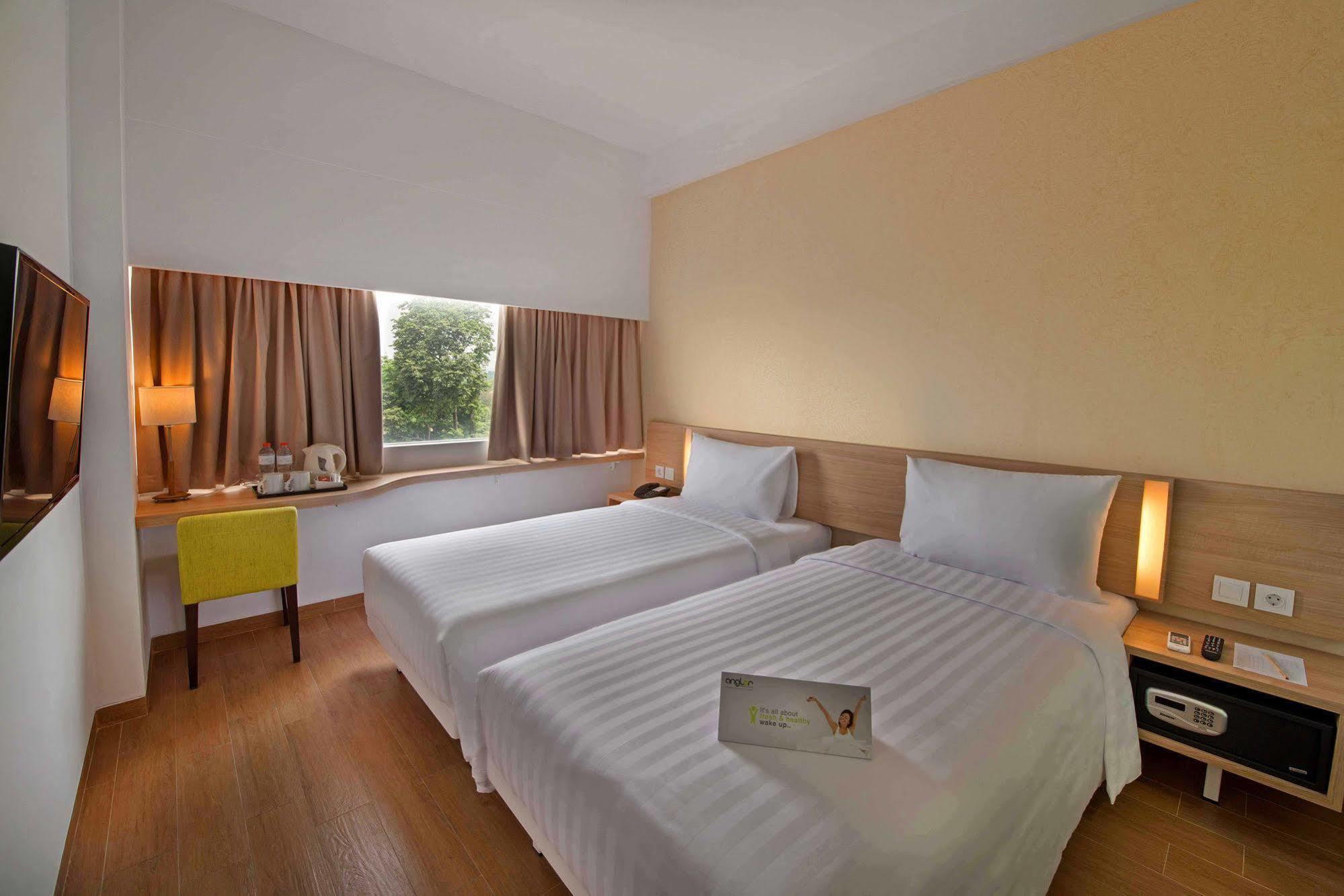 Whiz Prime Hotel Pajajaran Bogor Ngoại thất bức ảnh