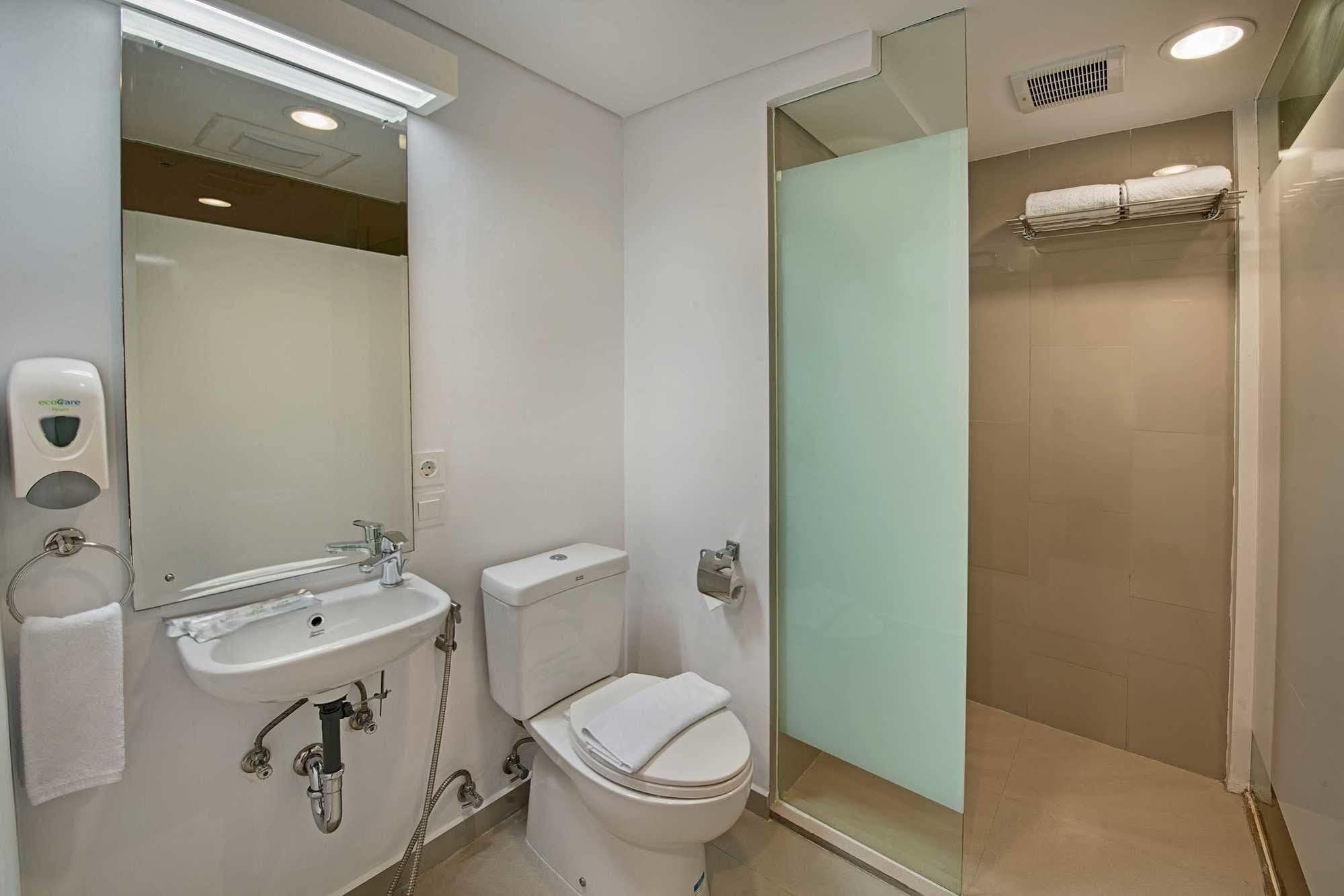 Whiz Prime Hotel Pajajaran Bogor Ngoại thất bức ảnh