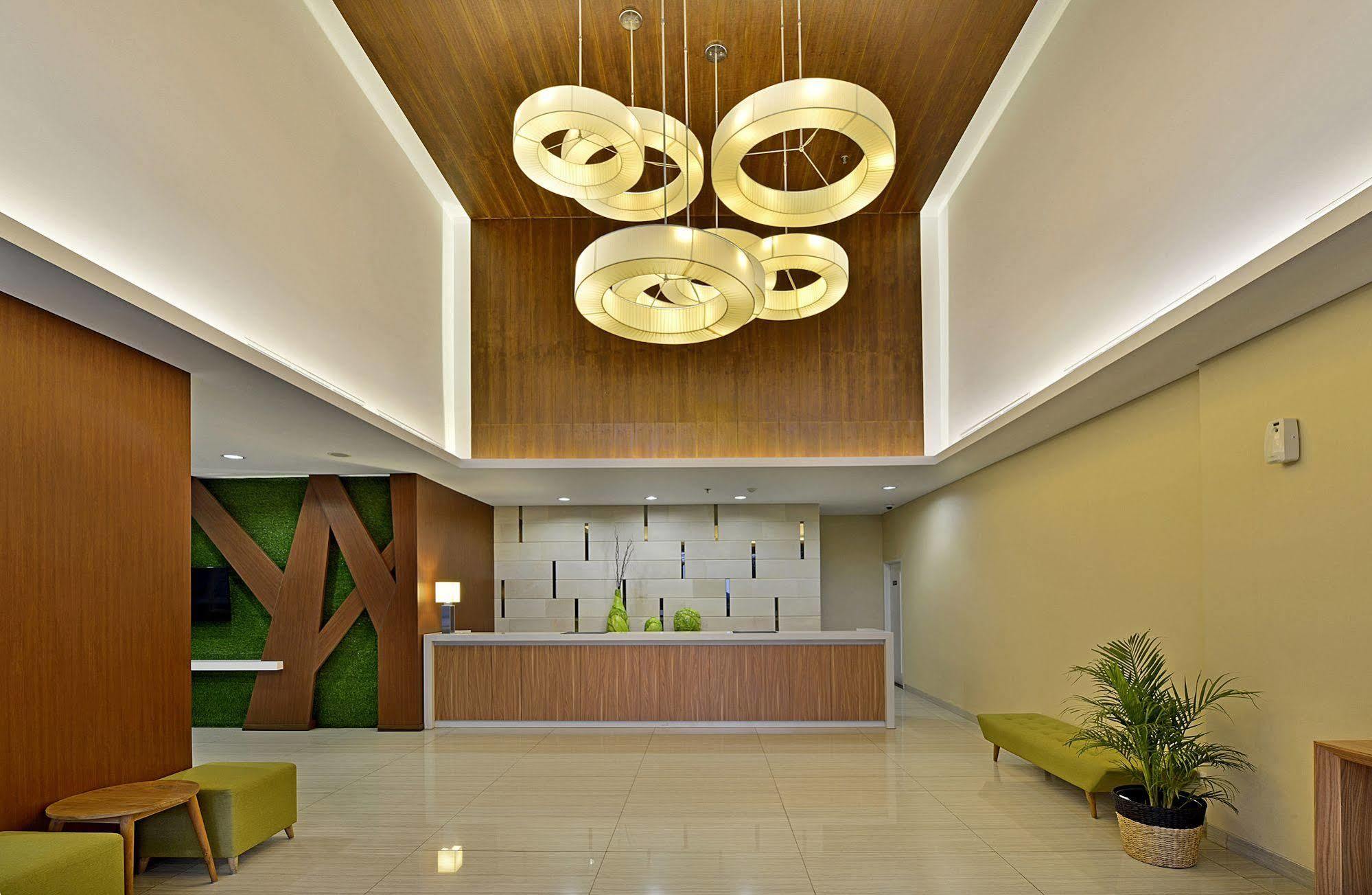 Whiz Prime Hotel Pajajaran Bogor Ngoại thất bức ảnh