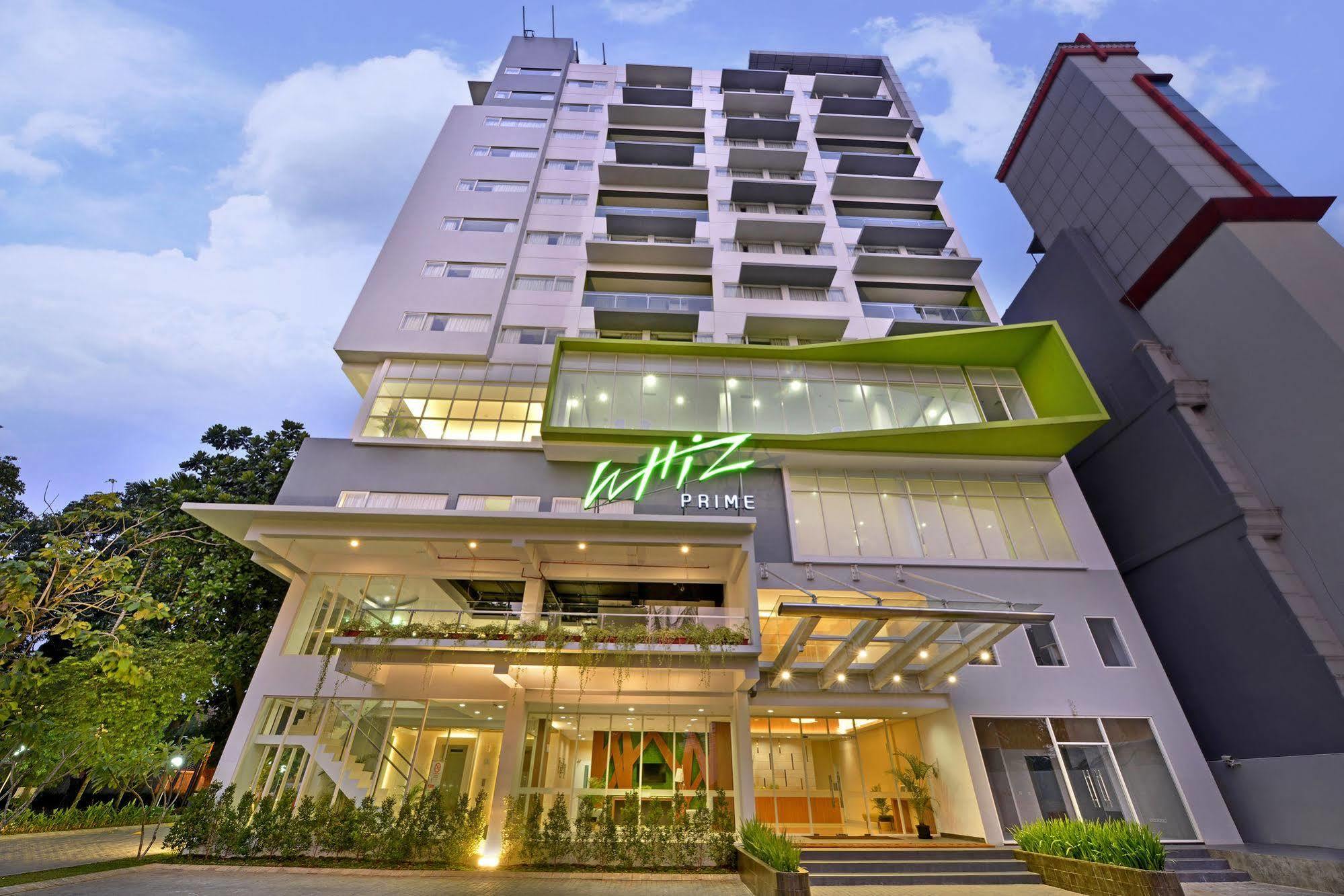 Whiz Prime Hotel Pajajaran Bogor Ngoại thất bức ảnh