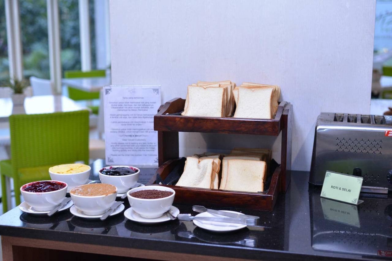 Whiz Prime Hotel Pajajaran Bogor Ngoại thất bức ảnh