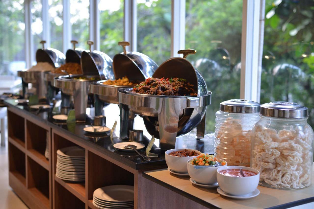 Whiz Prime Hotel Pajajaran Bogor Ngoại thất bức ảnh